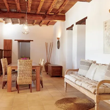 Mit Privatpool Fuer 9 Personen Ca 350 Qm In Santa Eularia Des Riu, Ibiza Suedkueste Von Ibiza Nyaraló